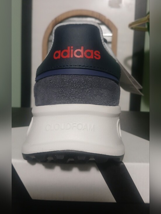 NIB Adidas Run 84 Running Shoes